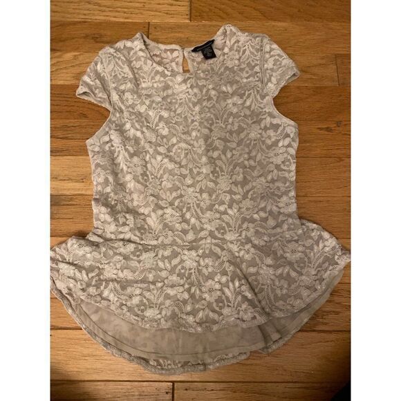 Moda International, women’s beige floral lace peplum cap sleeve blouse size XL - Picture 1 of 9